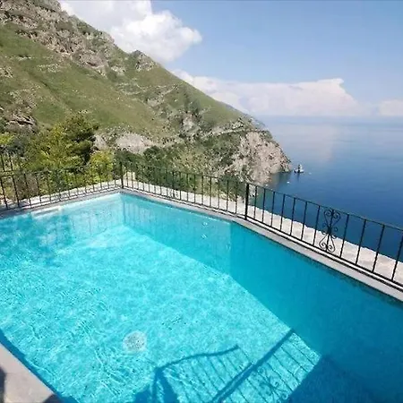 Seacliff Heaven - De Vivo Realty Villa