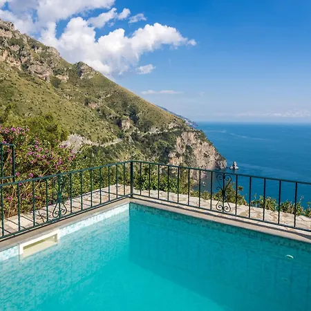 De Vivo Realty - Seacliff Heaven