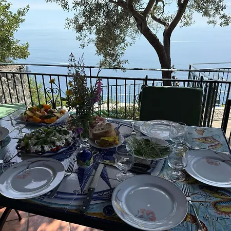 De Vivo Realty - Seacliff Heaven