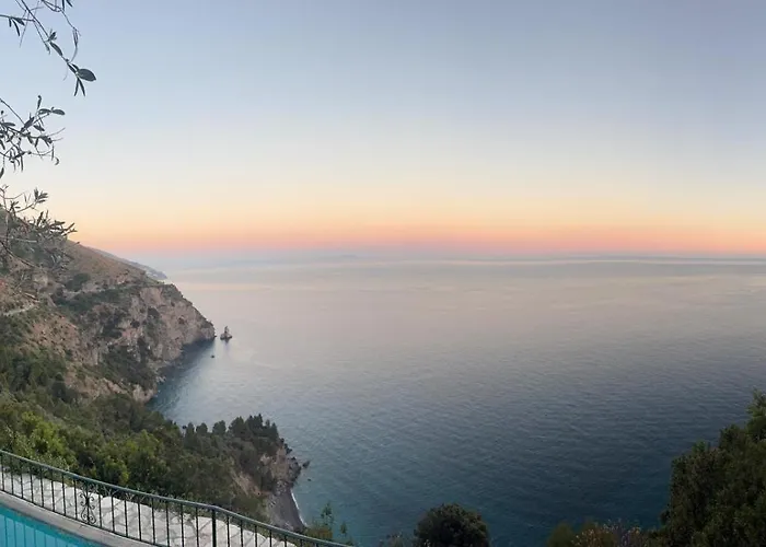 Seacliff Heaven - De Vivo Realty *