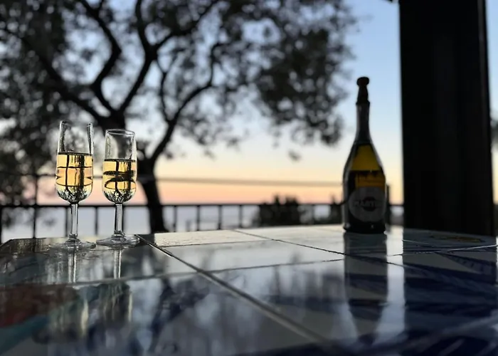 Seacliff Heaven - De Vivo Realty *